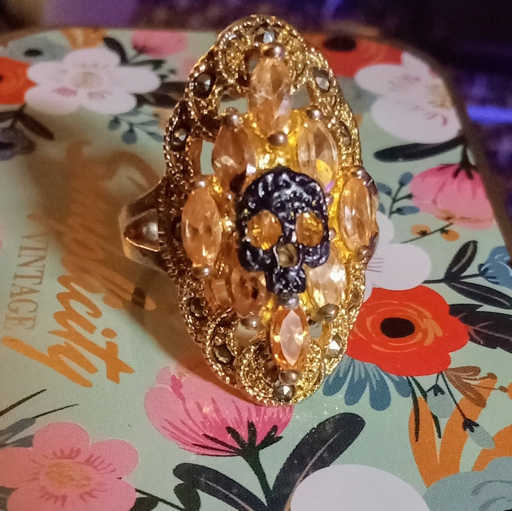 Custom Designed Creations Skull Ring - Picture 2 of 4